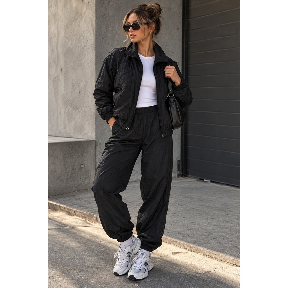 Vintage Casual Isle Petite Small Black Nylon Tracksuit Jacket Pants Set 80s 90s